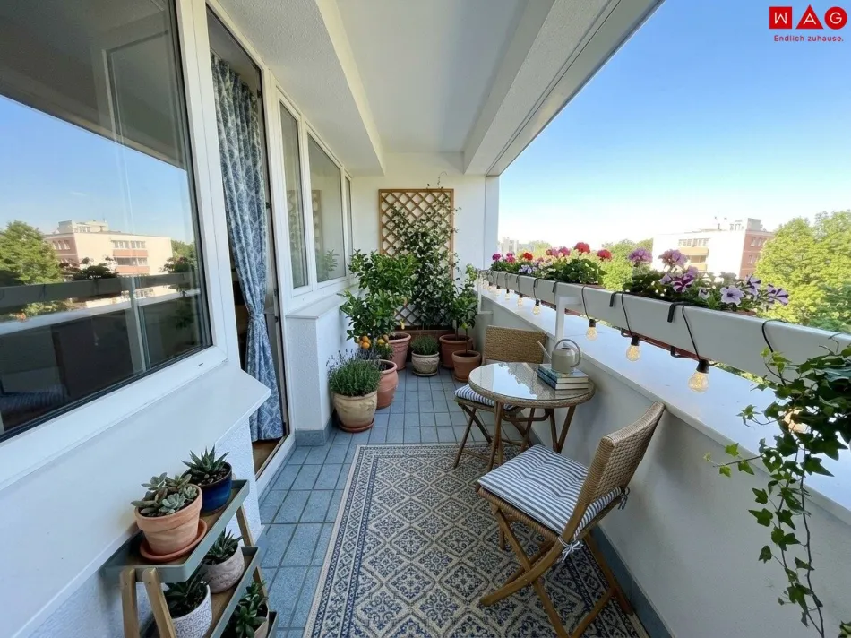 Balkon Beispiel KI