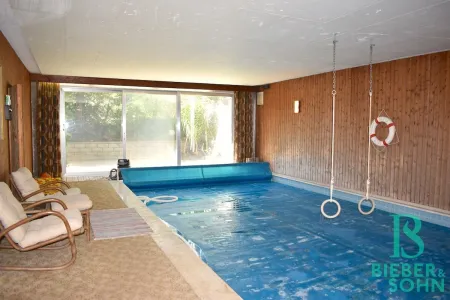 Indoor-Pool