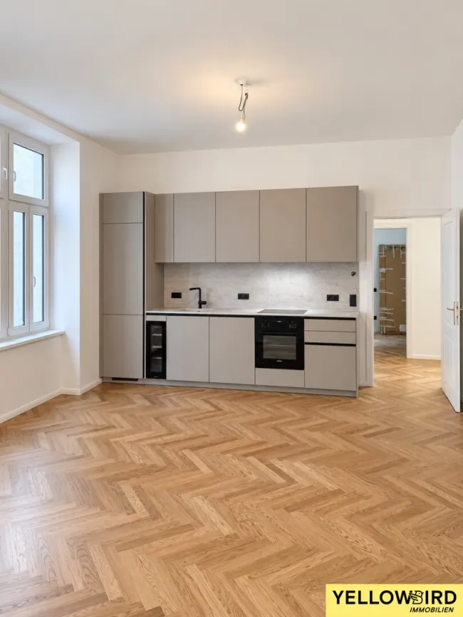 Balkon I LIFT Hofseitige 3-Zimmer-Altbauwohnung I Erstbezug nach Sanierung I Alserstraße - Titelbild