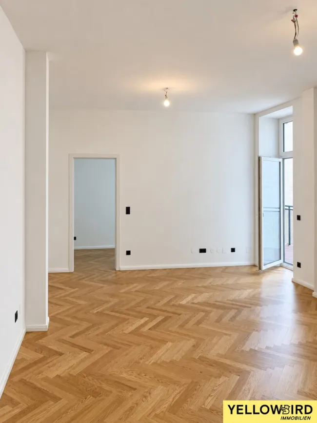 Balkon I LIFT Hofseitige 3-Zimmer-Altbauwohnung I Erstbezug nach Sanierung I Alserstraße - Bild