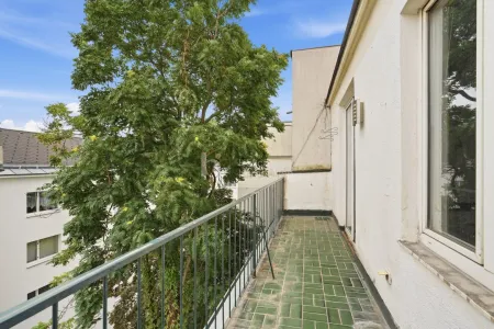 Balkon mit Grünblick