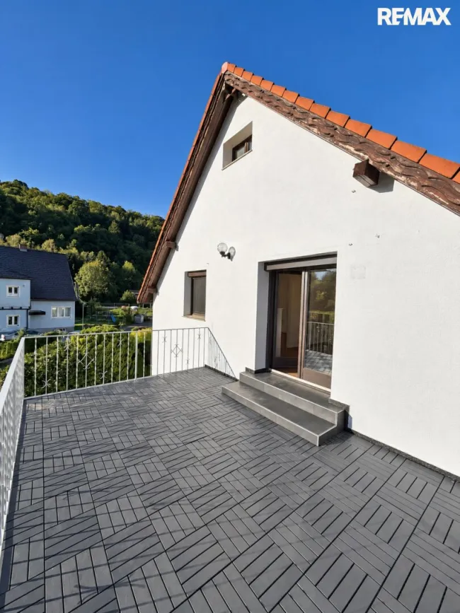 Renoviertes Einfamilienhaus in Gloggnitz – Ihr neues Zuhause mit Garten und Garage! - Bild