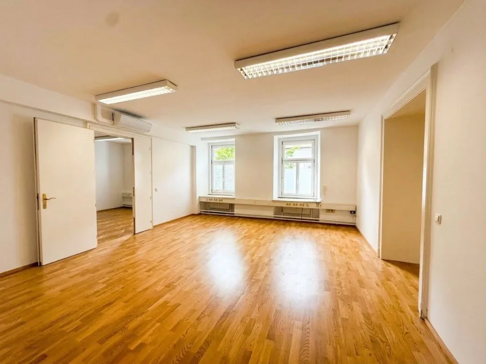 Modern. Zentral. Komfortabel. – 3-Zimmer-Büro/Praxis in Bruck an der Mur - Titelbild