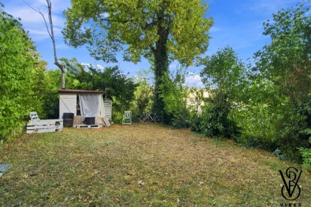 Garten mit altem Baumbestand