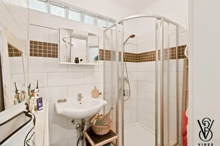 Dachgeschoss: Bad mit Dusche