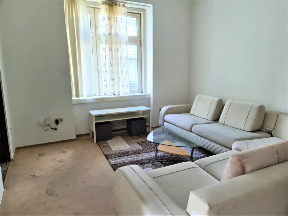 Hofseitige Garconniere mit Potenzial U3 Johnstraße - Titelbild