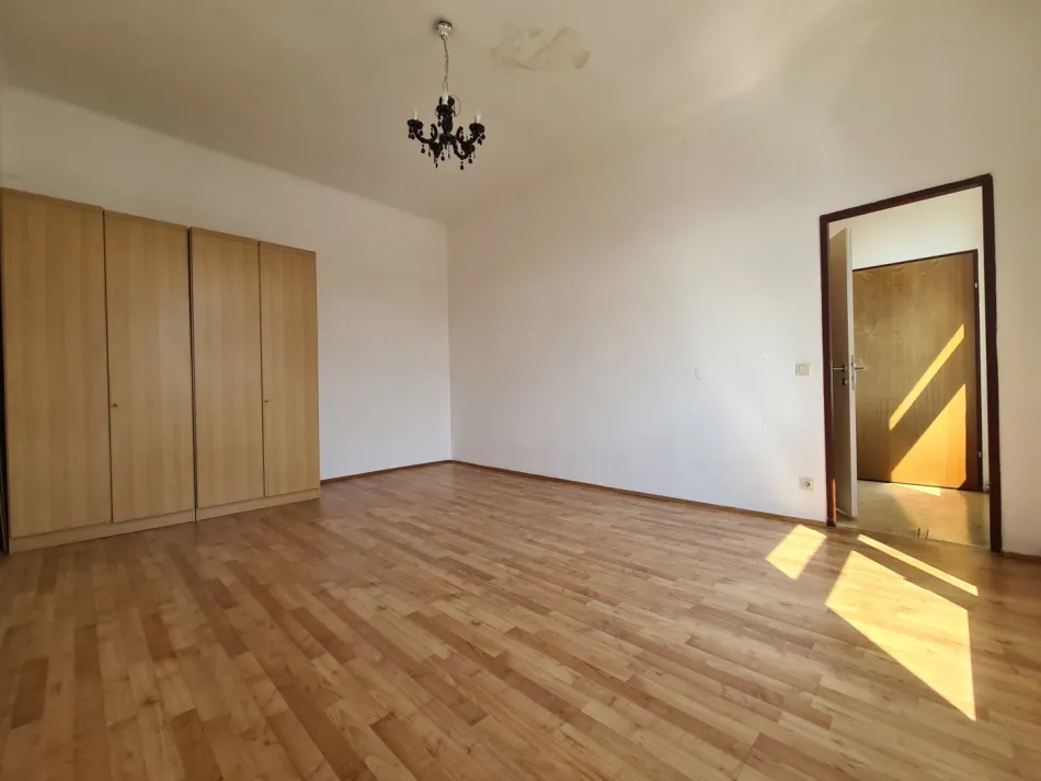 Sonnen-Altbau U3 Johnstraße - Bild