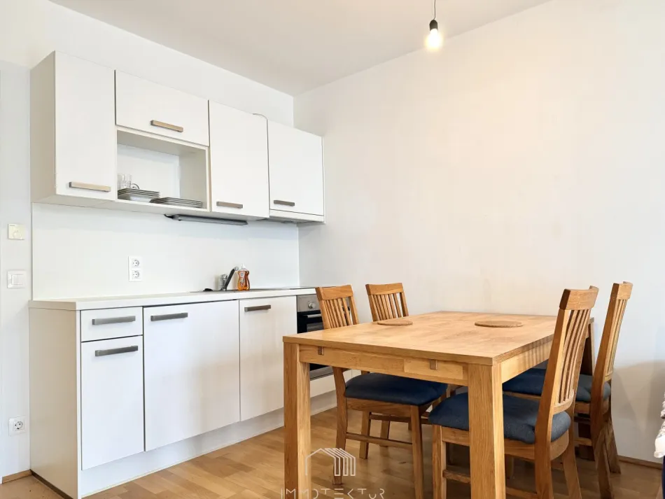 BESTLAGE: Sonnige Garçonniere mit Westbalkon & Tiefgarage - Bild