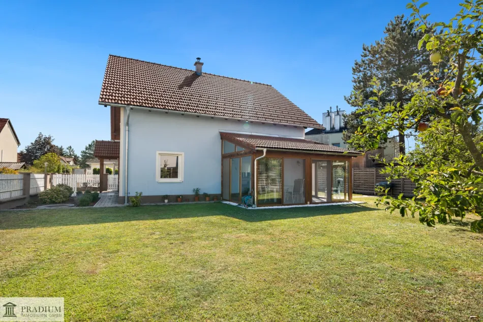 Koffer packen und einziehen: Familienhaus mit 176 m² und Wintergarten in ruhiger Sackgasse - Bild