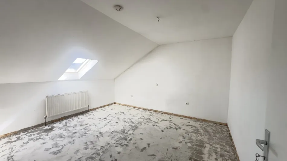 Renovierte 4-Zimmer-Wohnung inkl. Parkplatz - Bild