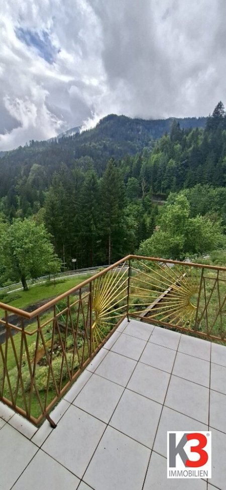 K3 - EINFAMILIENHAUS IN WALDRANDLAGE MIT BERGBLICK - Alleinlage mit großem Grundstück und 2 Nebengebäuden.