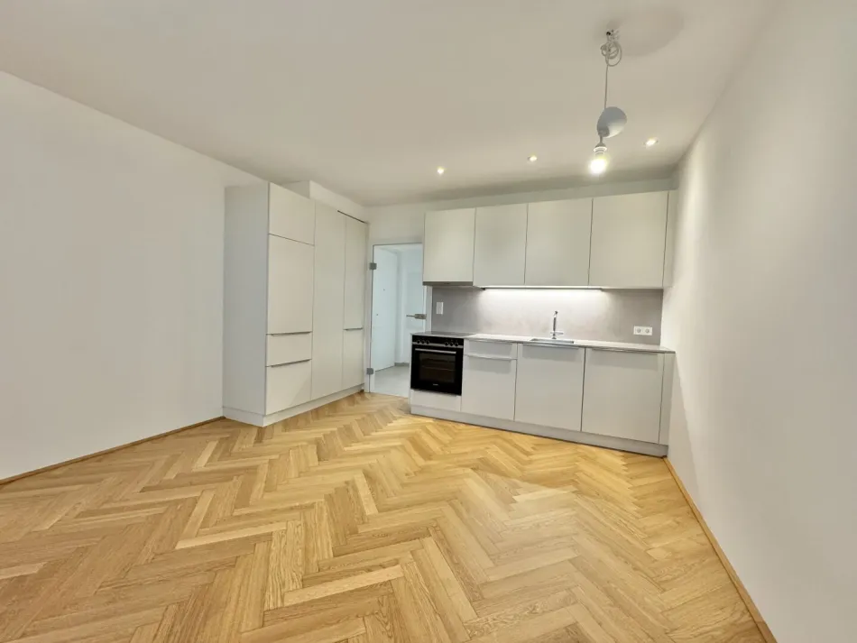 FREIER MIETZINS - TOP MODERNE 2 ZIMMER + TERRASSE IN BIEDERMEIER ARCHITEKTUR - Titelbild