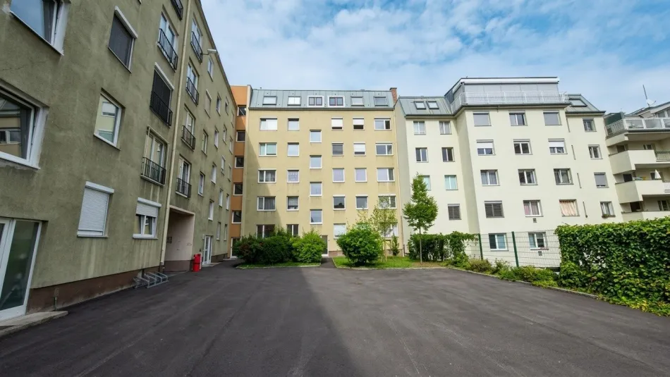 Perfekt geschnittene 4-Zimmer-Wohnung mit Fernblick & KFZ Abstellplatz - Titelbild