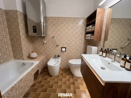 Badezimmer saniert mit KI