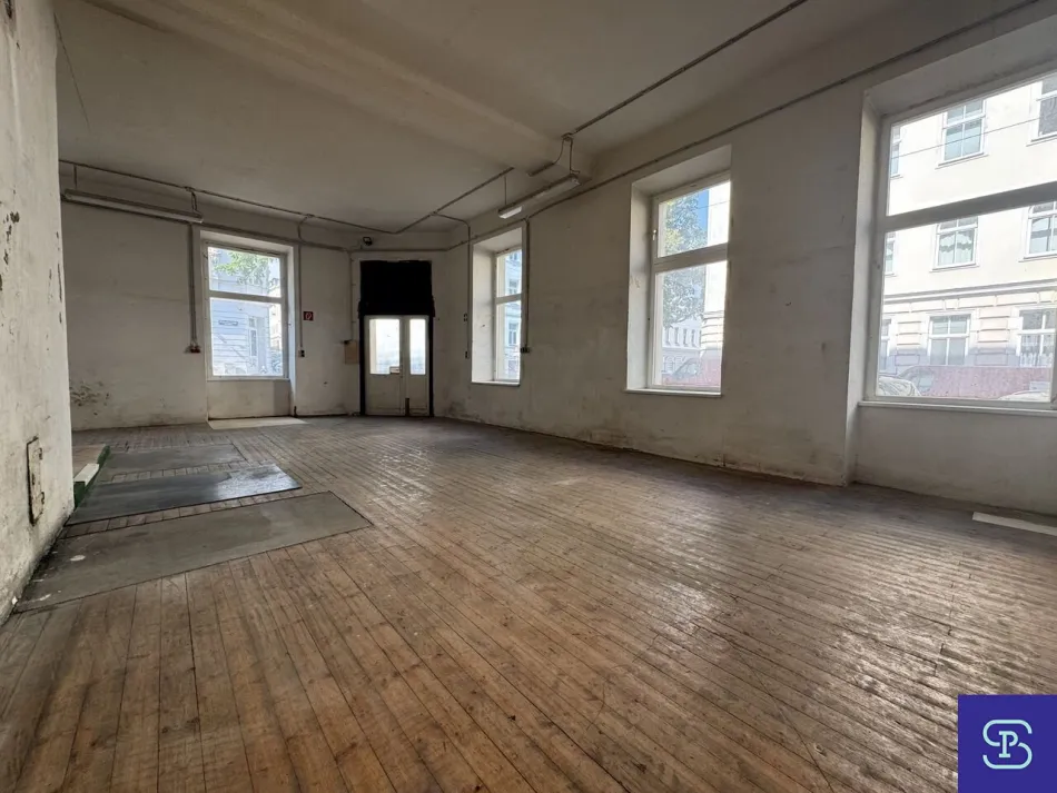 Großzügige 98m² Lagerfläche Nähe U3 Schweglerstraße - 1150 Wien - Titelbild