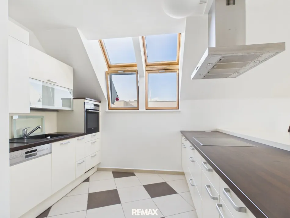 4-Zimmer Dachgeschosswohnung in Stammersdorf - Titelbild