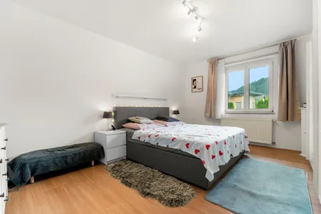 Schlafzimmer 1