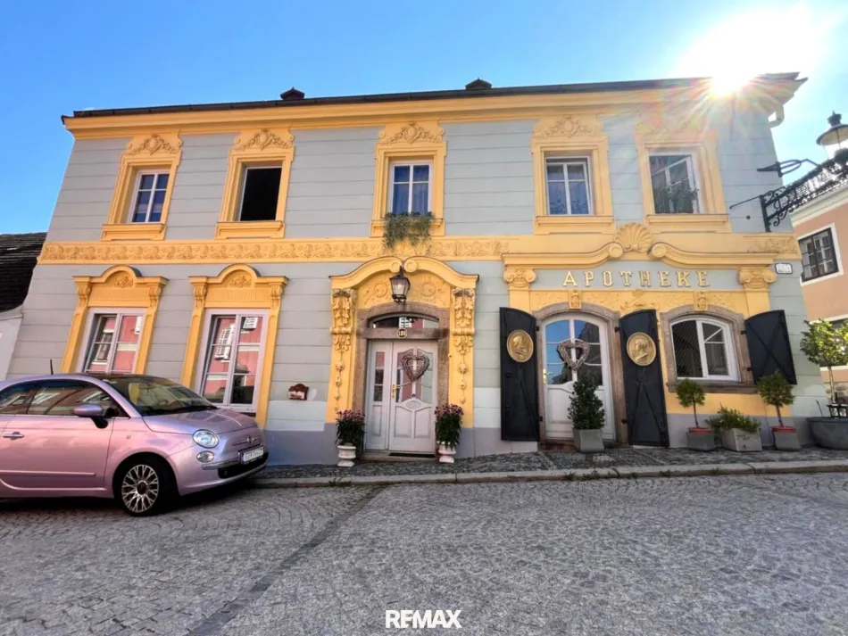 Weitra: Wohn- und Geschäftshaus mit einzigartiger Fassade - Titelbild