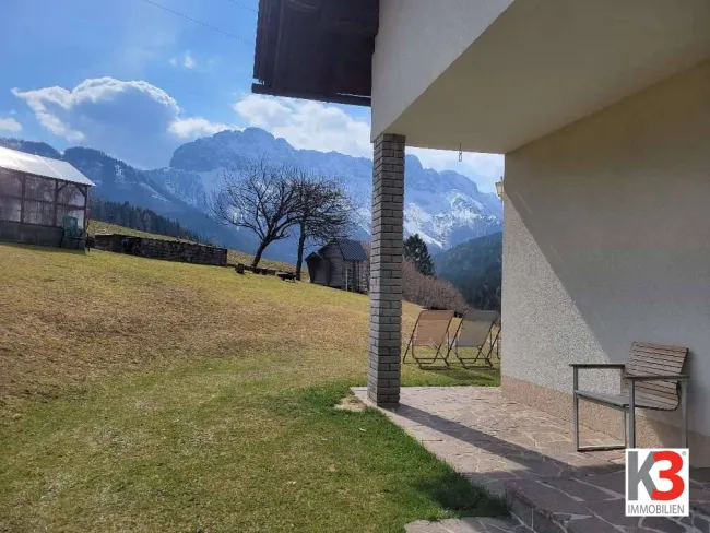 K3 - EINMALIG! TRAUMHAFTES WOHNHAUS MIT UNVERBAUBAREM ALPENPANORAMA. Familienoase in einmaliger Naturlage. Sonnig und nebelfrei. - Bild