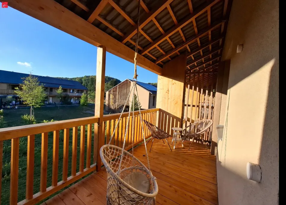 Exklusiver Neubau mit Eigengarten & Balkon. - Bild