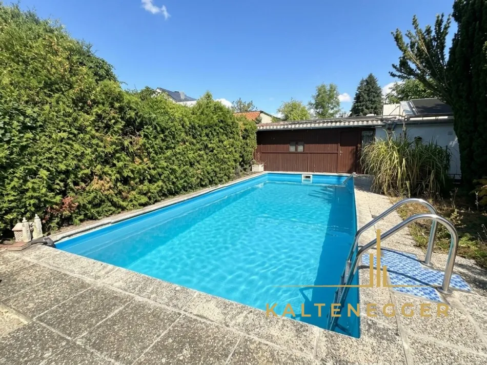 Großzügiges Einfamilienhaus mit Garten & Pool in Neunkirchen – Renovierungsbedarf! - Bild