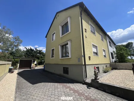 Musikantenviertel! Einfamilienhaus in Wiener Neustadt mit Garten, Garage & 2 Terrassen!