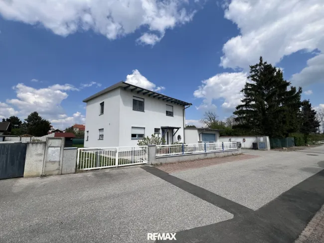 Großzügiges Einfamilienhaus mit Garten, Terrasse & Garage in Ebenfurth, 4 Zimmer, 195m²