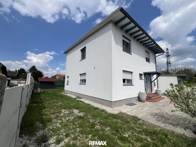 Großzügiges Einfamilienhaus mit Garten, Terrasse & Garage in Ebenfurth, 4 Zimmer, 195m²