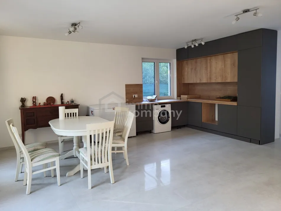 Neuwertiges Einfamilienhaus in Alland - hochwertig gebaut, modern ausgestattet und bezugsbereit - Bild