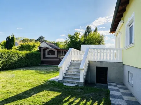 Hochwertiges Einfamilienhaus in bestem Bauzustand, 2 Wohneinheiten!
