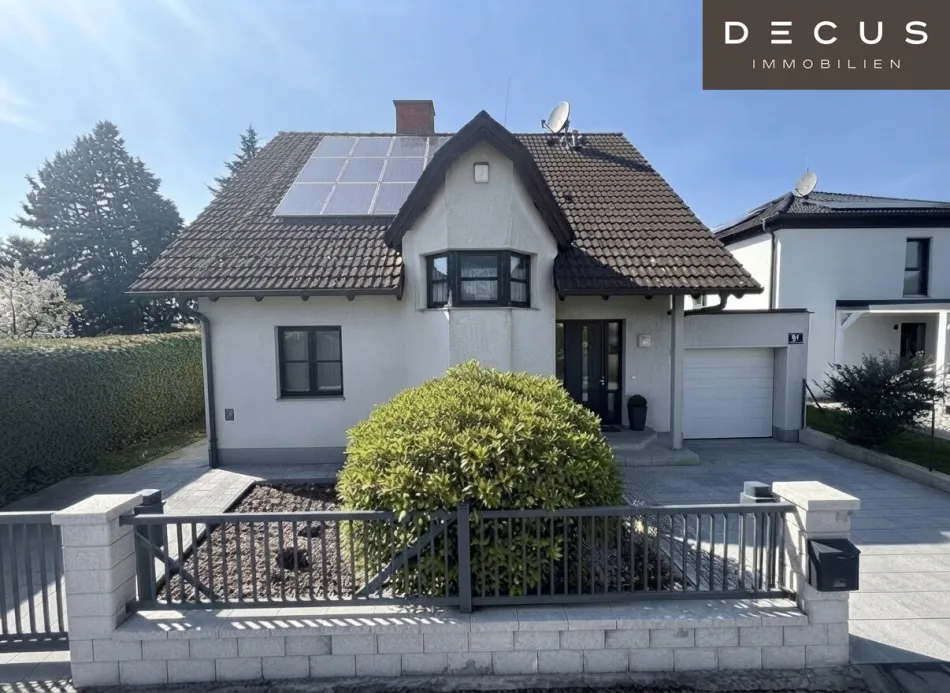 Wohlfühl-Haus mit Pool, Garten & Wellness | sehr gepflegt - Titelbild