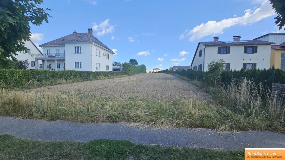 Grundstück