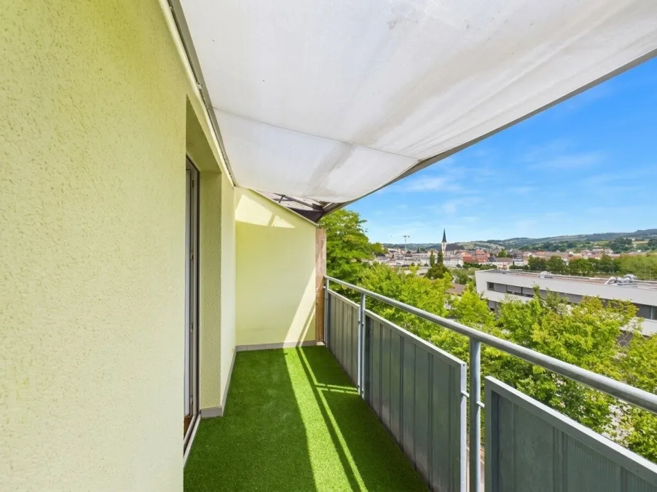Großzügige 4-Zimmer-Wohnung mit sensationeller Aussicht zu verkaufen - Titelbild
