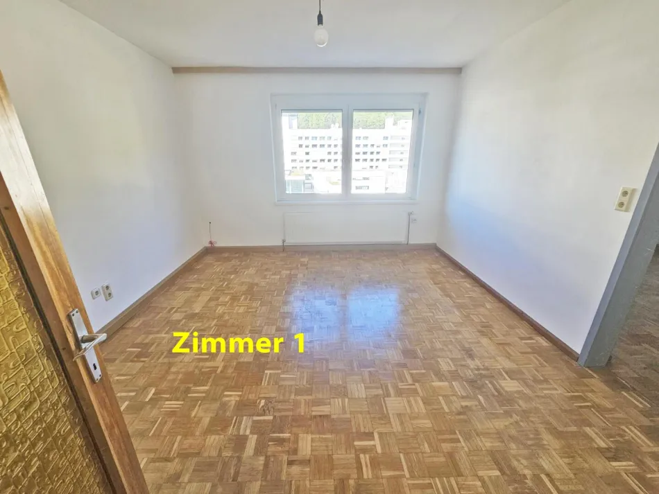 2 Zimmer, Küche, Loggia, Dusche, WC, preiswert ! - Bild