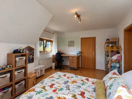 Zimmer 4 OG Durchgangszimmer