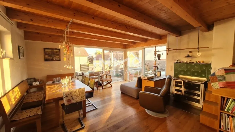 Exklusive Dachgeschosswohnung mit großer Terrasse, Sauna und zwei Eigentumsparkplätzen im Zentrum von Wieselburg - Bild