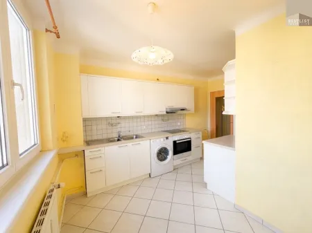 Wohnen mit Komfort und Ausblick – zentrale 2,5-Zimmer-Wohnung in Baden