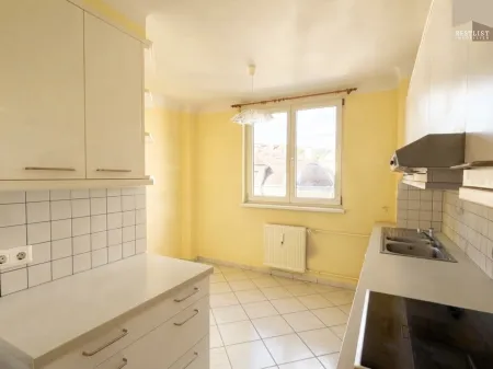 Wohnen mit Komfort und Ausblick – zentrale 2,5-Zimmer-Wohnung in Baden