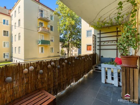 Wohlfühloase * Moderne 3-Zimmer-Wohnung mit Loggia und Elektrokamin in Ruhelage