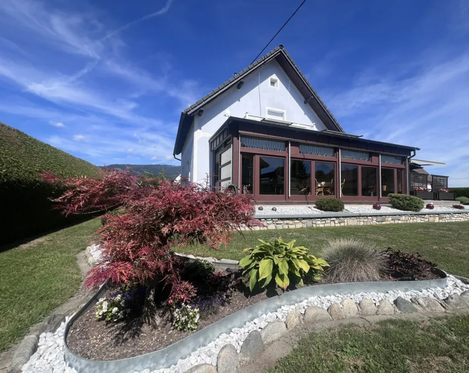 gepflegtes Einfamilienhaus mit Wintergarten, Terrasse & Garage in beliebter Lage von Hetzendorf - Titelbild