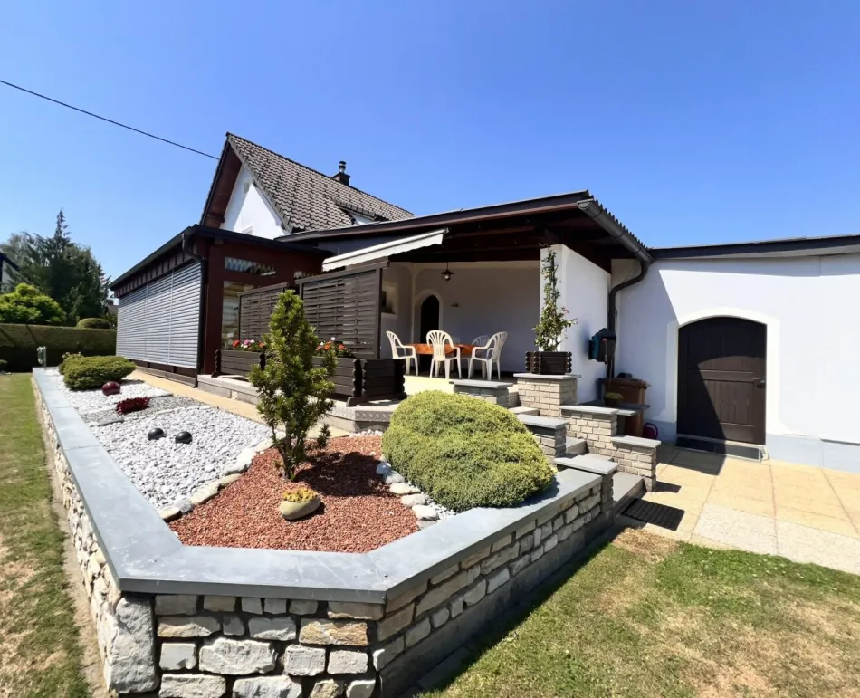 gepflegtes Einfamilienhaus mit Wintergarten, Terrasse & Garage in beliebter Lage von Hetzendorf - Bild