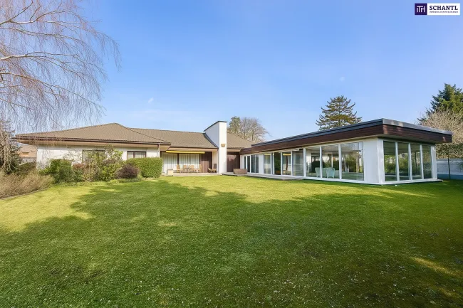 Bungalow mit Indoor-Pool, Weinkeller & außergewöhnlich großem Grundstück / Eigengrund - Titelbild