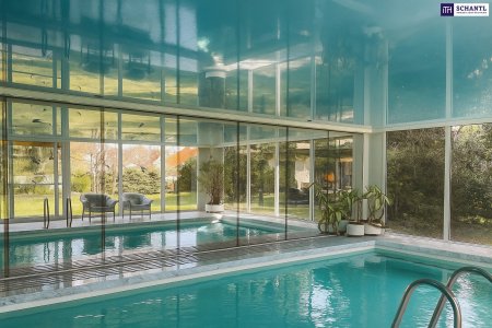 Bungalow mit Indoor-Pool, Weinkeller & außergewöhnlich großem Grundstück / Eigengrund