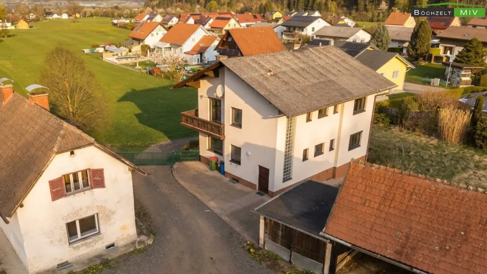 SANIERUNG 2025: Geräumiges Einfamilienhaus mit angeschlossener Kleinlandwirtschaft (Neben- und Stallgebäude) mit ca. 2.700 m² Grund - Titelbild