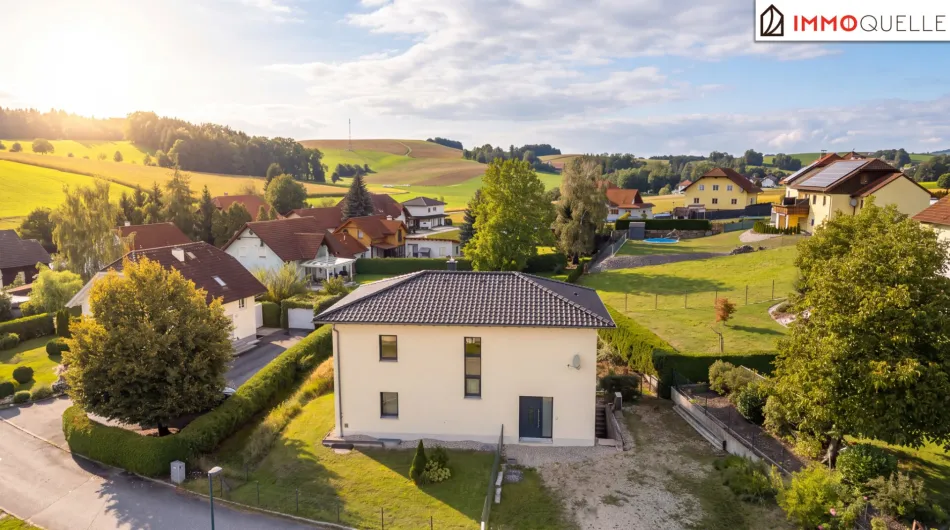 Zuhause mit Raum zum Entfalten - Großzügiges Einfamilienhaus mit weitläufigem Garten, Westterrasse und vielseitigem Vollkeller in Enzenkirchen - Bild