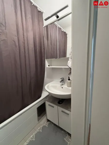 Badezimmer mit Wanne