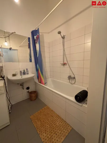 Badezimmer mit Wanne