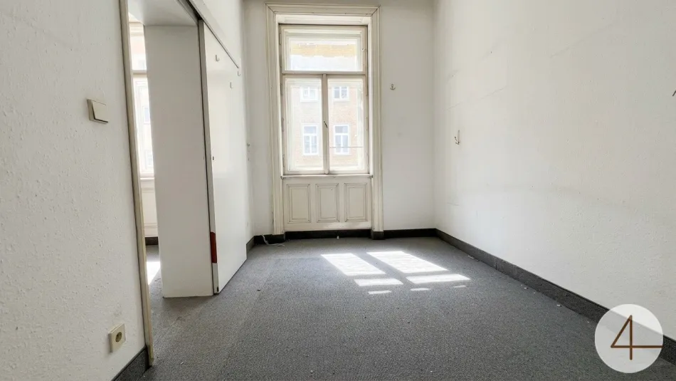 U4 ums Eck - sanierungsbedürftige 3-Zimmer-Altbauwohnung im Alsergrund - Seitenstraße Ruhelage - Bild