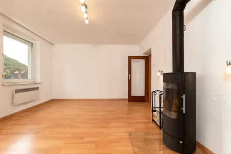Wohnzimmer mit Ofen