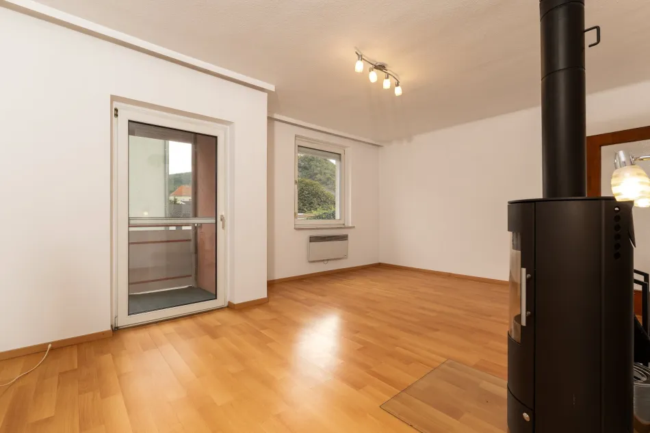 Wohnzimmer mit Ofen